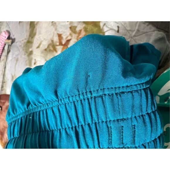 Lululemon Teal Blue Mens Shorts Size Large -A Few Small Snags - Picture 13 of 14